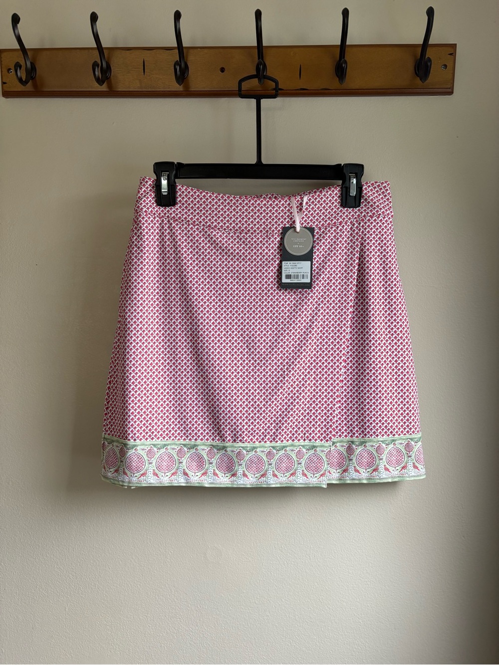 Fairway & Greene Ladies Odette
Skort Strawberry Punch Size 0